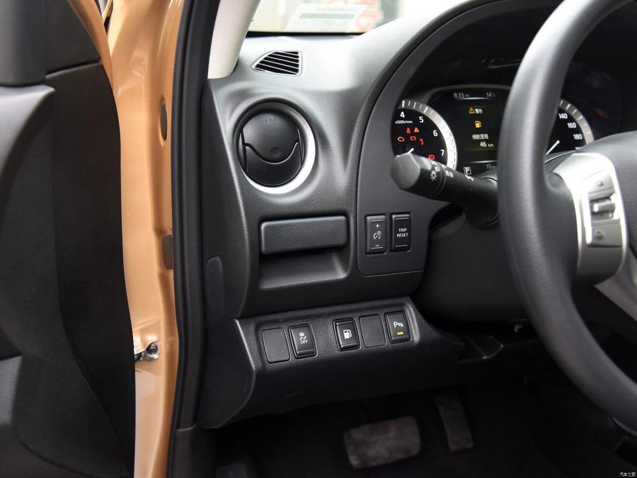 Детали интерьера Nissan Terra 2018 года  (CN) (фото 69 из 144)